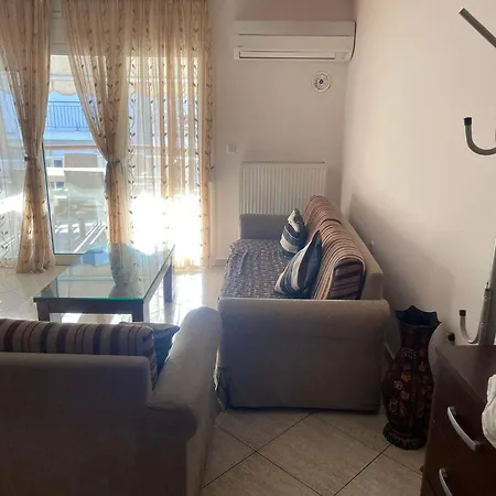 Mema Lejlighed Néa Péramos